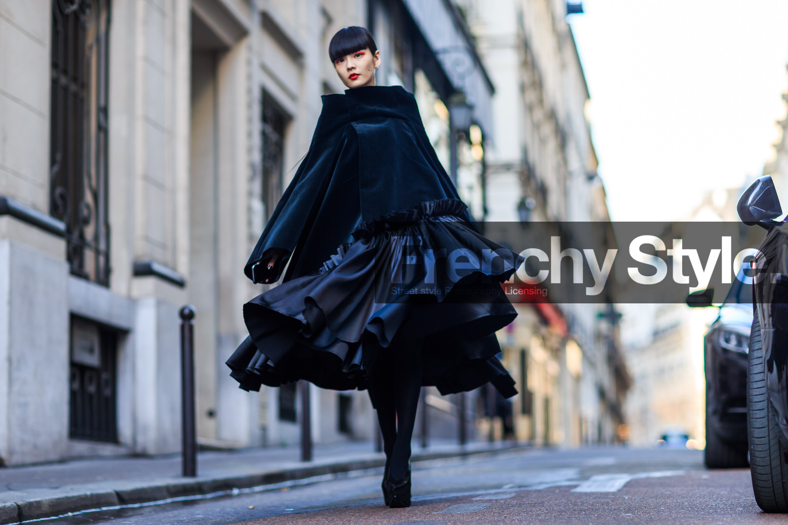 atmosphere details, AUTUMN WINTER 2016-2017, AW 16-17, black dress, black shoes, FALL WINTER 2016-2017, fashion week, frenchystyle, full length, FW, FW 16-17, high heels, horizontal, jonathan paciullo, kozue akimoto, layers, leather shoes, PARIS, PFW, red lips, street style, velvet