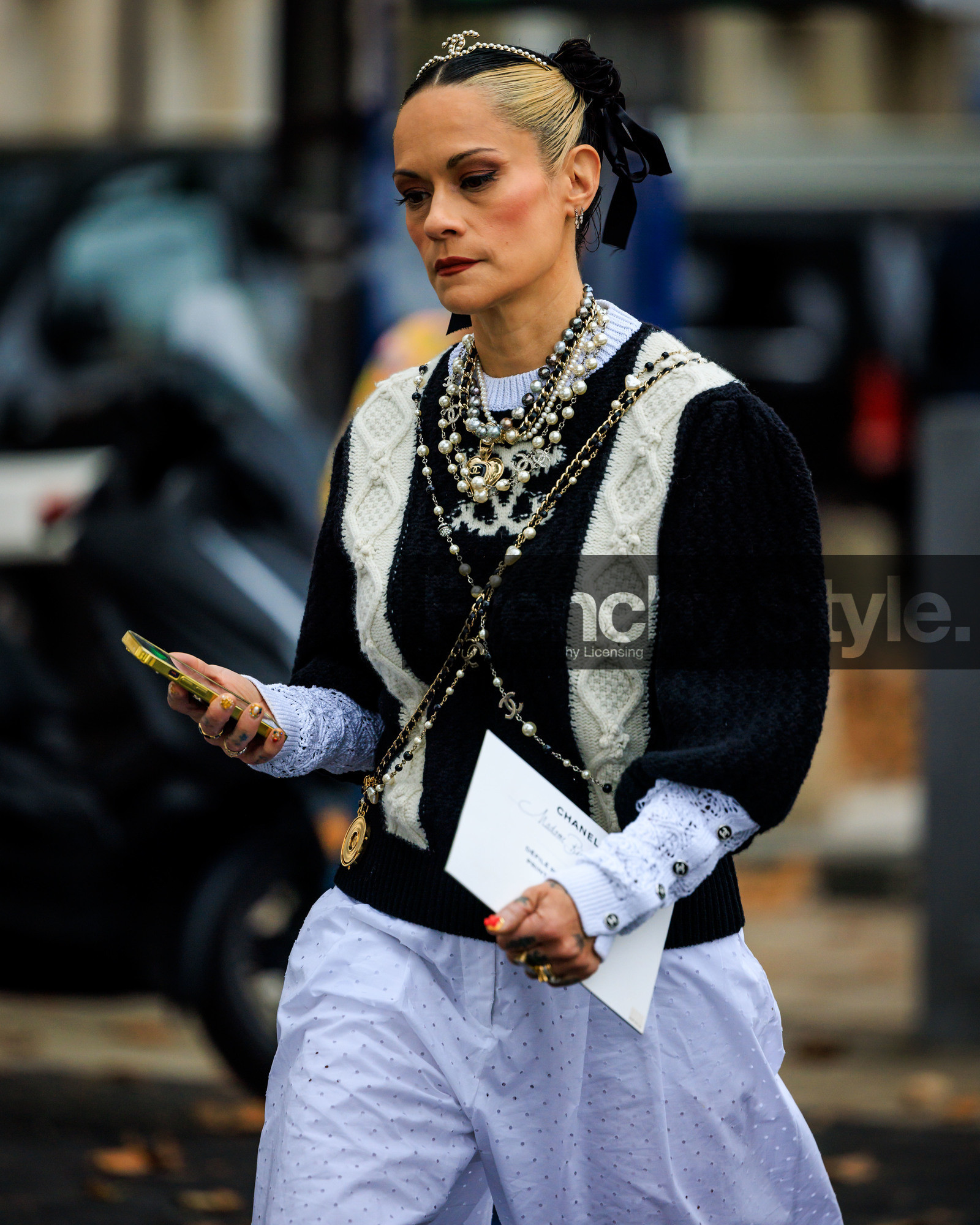 PARIS, PFW, fashion week, frenchystyle, FW, jonathan paciullo, street style, SPRING SUMMER 2024, SS 24, vertical, atmosphere details, detail