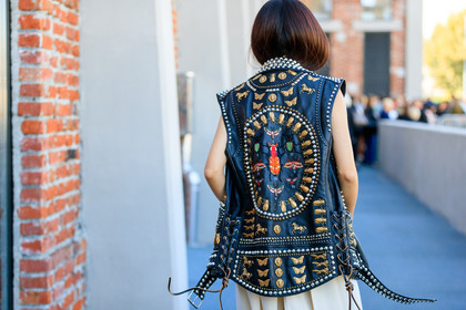 atmosphere details, black jacket, detail, embroidered jacket, fashion week, frenchystyle, FW, graphic jacket, gucci, horizontal, jonathan paciullo, leather jacket, MFW, MILAN, printed jacket, sleeveless, SPRING SUMMER 2018, SS 18, street style, studs, yoyo cao