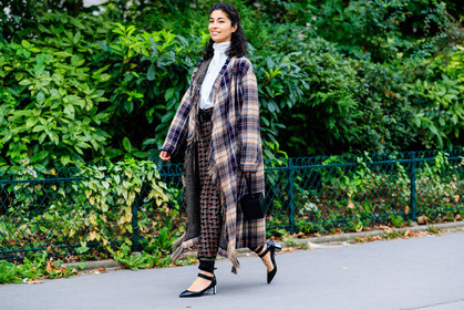 atmosphere details, black bag, black shoes, caroline issa, checked jacket, checked pants, fashion week, frenchystyle, full length, FW, graphic bag, high heels, horizontal, jonathan paciullo, leather bag, leather shoes, PARIS, PFW, plaid, printed pants, SPRING SUMMER 2017, SS 17, street style, tartan, trousers, white sweater