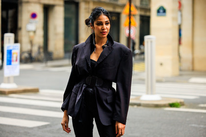 black look, black blazer, black belt, black pants, strass earrings, fashion week, frenchystyle, FW, jonathan paciullo, street style, PARIS, PFW, SPRING SUMMER 2022, SS 22, atmosphere details, detail, horizontal