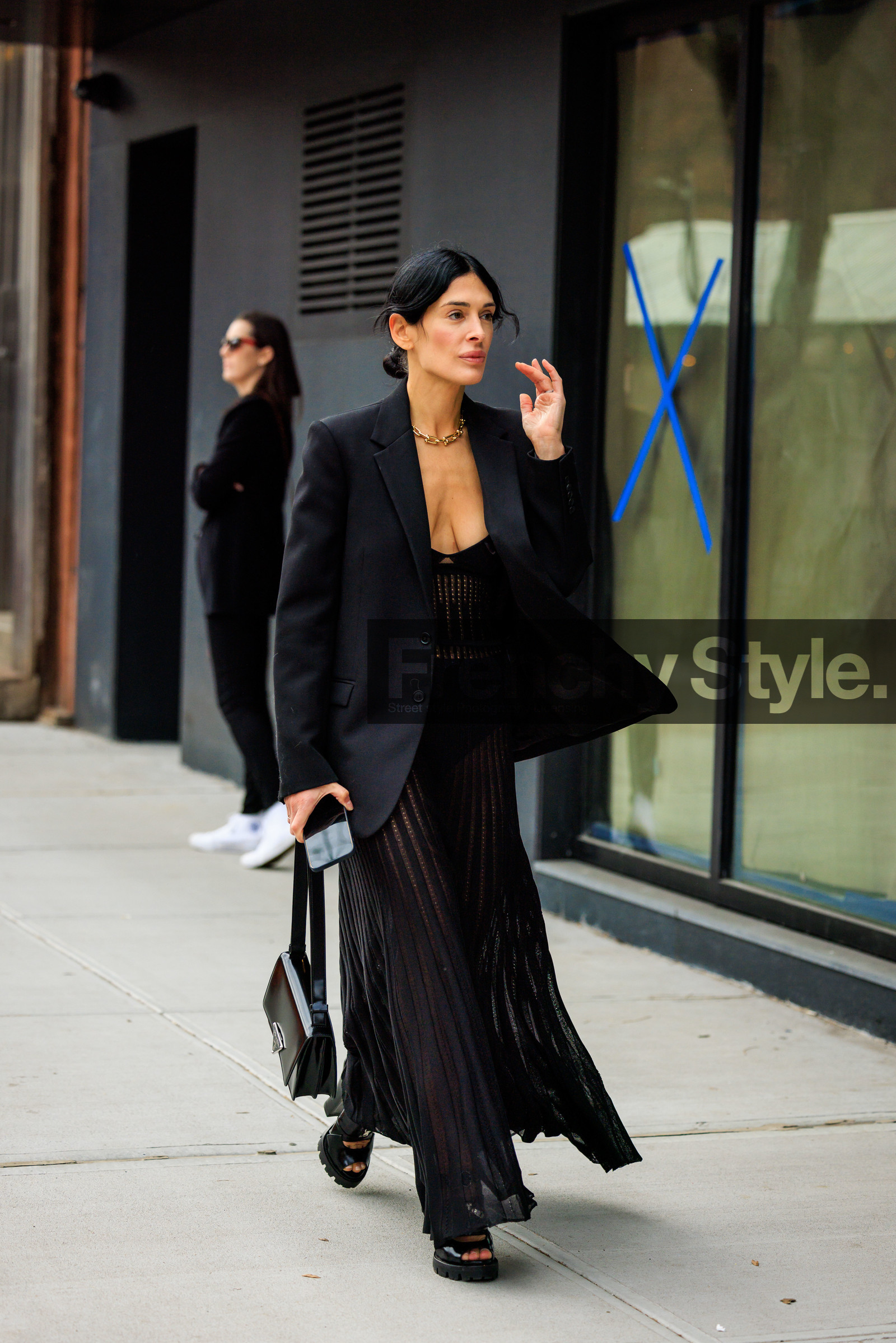 black full look, black hand bag, black, blazer, black high heeled sandals, valentino golden choker, athena calderone, fashion week, frenchystyle, FW, jonathan paciullo, street style, NYFW, NEW YORK, AUTUMN WINTER 2022-2023, FALL WINTER 2022_2023, FW 22-23, vertical, full length