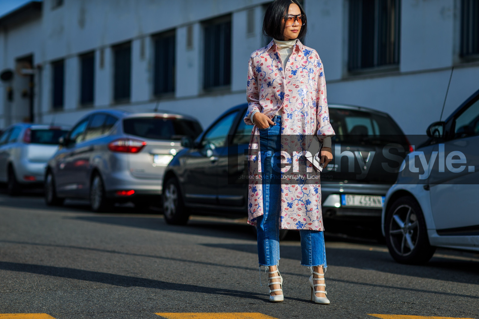 atmosphere details, AUTUMN WINTER 2016-2017, AW 16-17, blue denim, denim pants, detail, FALL WINTER 2016-2017, fashion week, floral, flower, frenchystyle, FW, FW 16-17, high heels, horizontal, jeans, jonathan paciullo, leather shoes, LFW, LONDON, MENSWEAR, pink coat, printed coat, street style, sunglasses, trousers, vêtements, white shoes, yoyo cao
