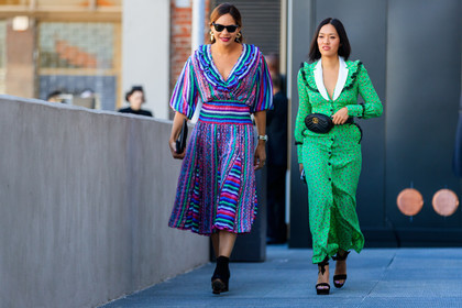 atmosphere details, black bag, black shoes, fanny pack, fashion week, floral, flowers, frenchystyle, full length, FW, graphic dress, green dress, gucci, high heels, horizontal, jonathan paciullo, leather bag, leather shoes, MFW, MILAN, multicolor dress, printed dress, SPRING SUMMER 2018, SS 18, street style, striped dress, sunglasses, Tiffany Hsu