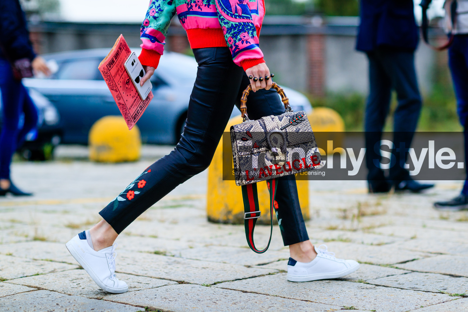 atmosphere details, black pants, detail, elisa nalin, embroidered bag, fashion week, frenchystyle, FW, gucci, horizontal, jonathan paciullo, leather bag, leather pants, leather shoes, leather sneakers, MFW, MILAN, pink cardigan, printed bag, printed jacket, red cardigan, SPRING SUMMER 2017, SS 17, street style, trousers, white sneakers