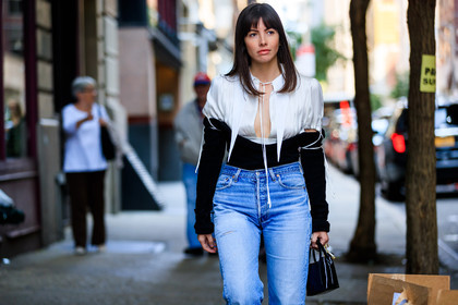 atmosphere details, back detail, black bag, black knit, blue denim, denim pants, detail, fashion week, frenchystyle, FW, horizontal, jeans, jonathan paciullo, leather bag, NEW YORK, NYFW, SPRING SUMMER 2018, SS 18, street style, trousers, white shirt