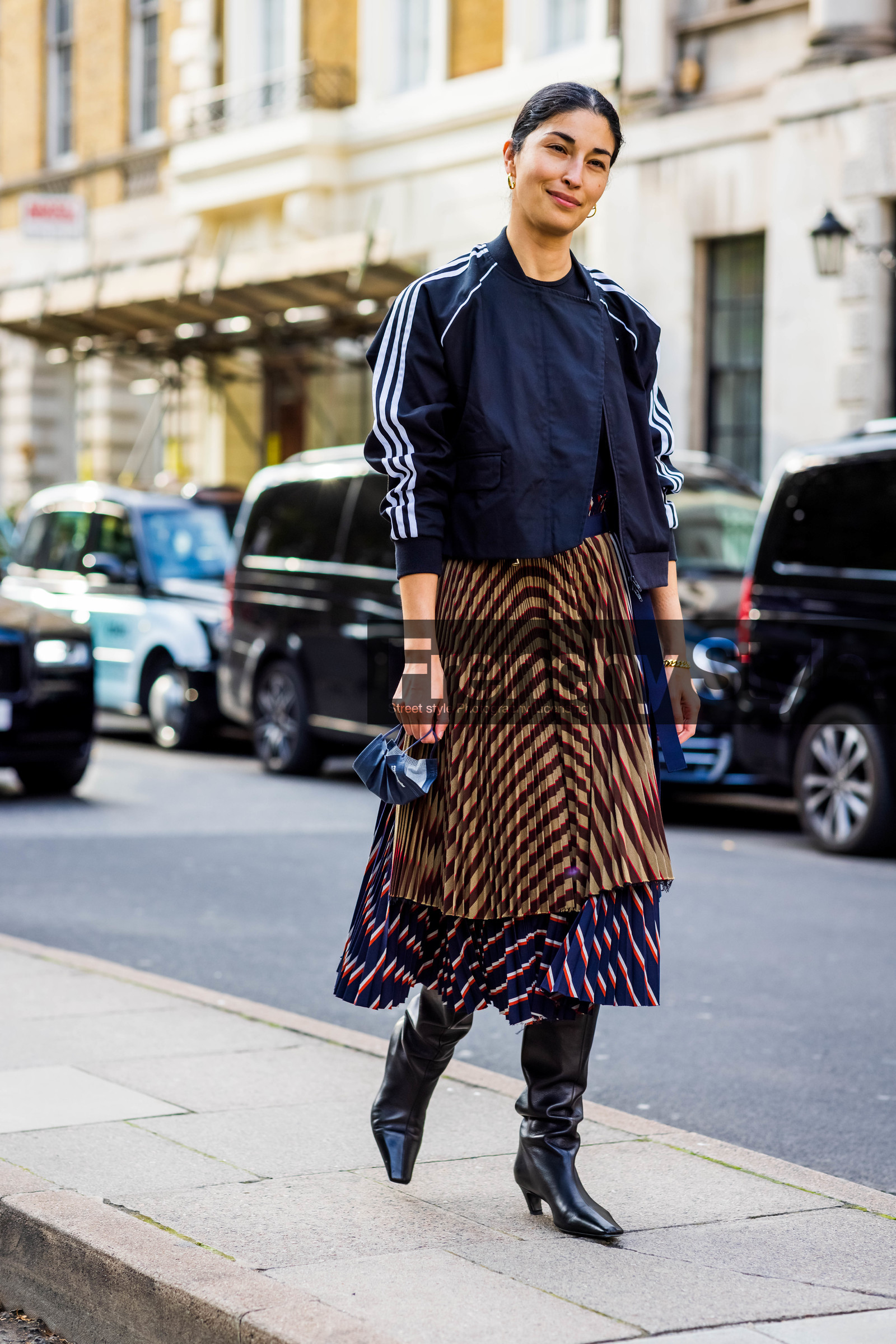 Caroline Issa, black, midi skirt, stripes, boots, leather, shirt, fashion week, frenchystyle, FW, jonathan paciullo, street style, SS 22, SPRING SUMMER 2022, LFW, LONDON, vertical, full length