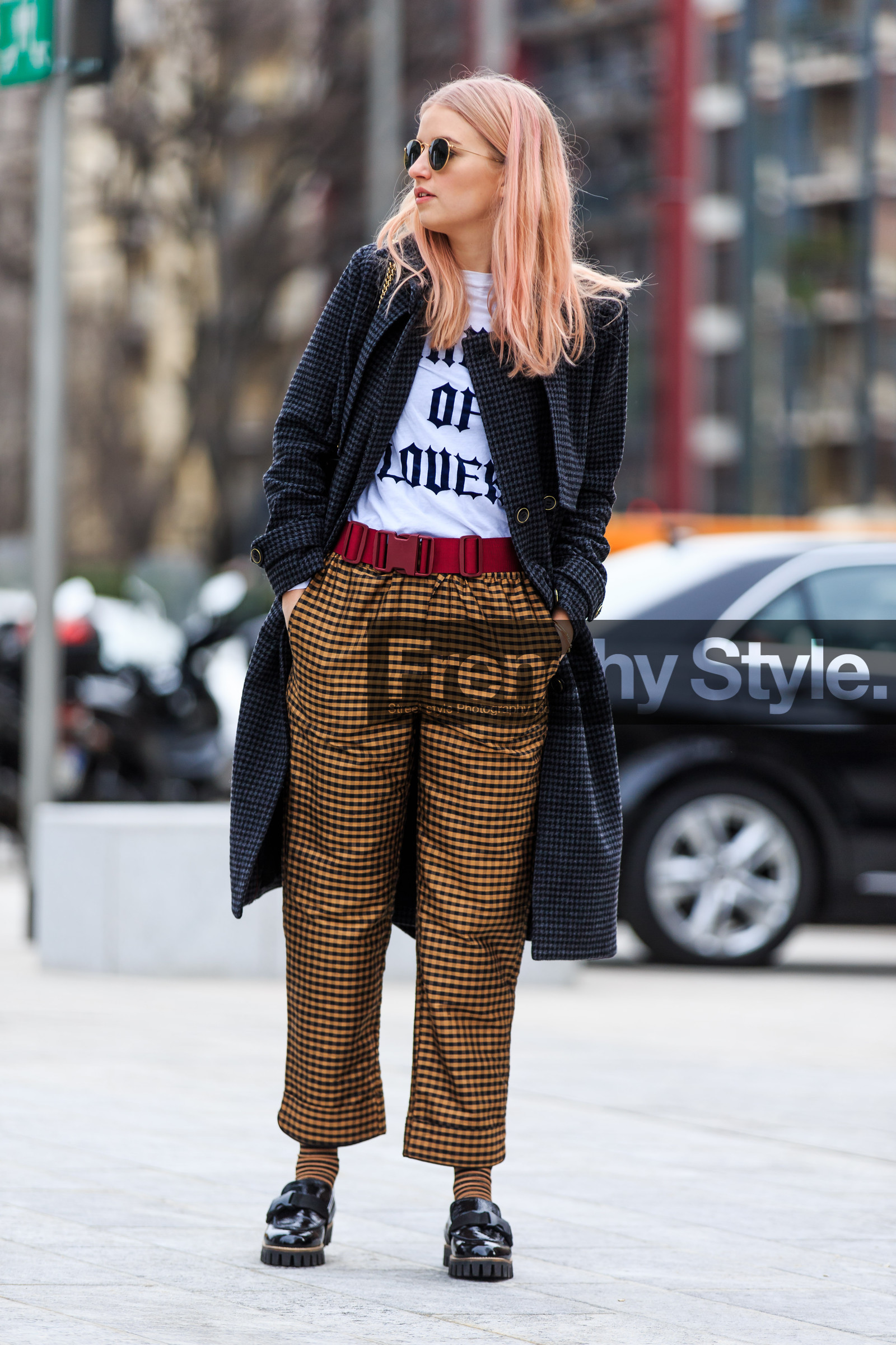 AUTUMN WINTER 2016-2017, AW 16-17, beige pants, black bag, black loafers, checked coat, checked pants, dyed hair, FALL WINTER 2016-2017, fashion week, frenchystyle, full length, FW, FW 16-17, gingham, golden details, grey coat, gucci, jonathan paciullo, leather belt, leather shoes, LFW, LONDON, MENSWEAR, monogram, pink hair, plaid, printed bag, printed t shirt, ray ban, red belt, street style, striped socks, trousers, vertical, white t shirt