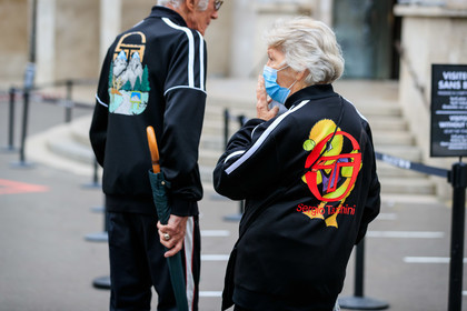black cardigan, sportswear, sportswear jacket, sportswear cardigan, back details, printed jacket, printed cardigan, sergio tacchini jacket, fashion week, frenchystyle, FW, jonathan paciullo, street style, PFW, PARIS, SPRING SUMMER 2022, SS 22, horizontal, atmosphere details, detail