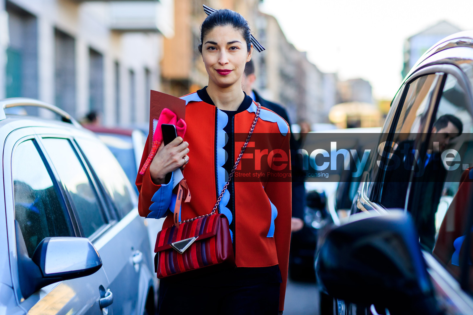 atmosphere details, AUTUMN WINTER 2017-2018, AW 17-18, caroline issa, detail, FALL WINTER 2017-2018, fashion week, frenchystyle, FW, FW 17-18, graphic bag, graphic jacket, horizontal, jonathan paciullo, leather bag, MFW, MILAN, printed bag, printed jacket, red bag, red jacket, red lips, sara battaglia, street style, striped bag, trousers
