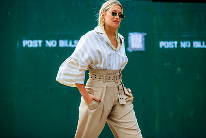 atmosphere details, beige pants, beige shirt, carola bernard, danielle bernstein, detail, fashion week, frenchystyle, FW, graphic shirt, high waist, horizontal, jonathan paciullo, NEW YORK, NYFW, printed shirt, SPRING SUMMER 2018, SS 18, street style, striped shirt, stripes, sunglasses, trousers, wide pants