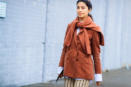 atmosphere details, AUTUMN WINTER 2017-2018, AW 17-18, brown jacket, brown sweater, caroline issa, detail, FALL WINTER 2017-2018, fashion week, frenchystyle, FW, FW 17-18, horizontal, jonathan paciullo, MFW, MILAN, street style, trousers, velvet, white shirt