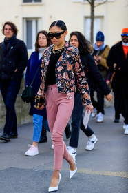 jaime xie, black leather perfecto, cachemere printed perfecto, printed perfecto, pink pants, multicolor perfecto, elie saab jacket, big sunglasses, square shape glasses, celine sunglasses, tight pants, white leather shoes, sharp end shoes, pump, big chain necklace, golden necklace, paco rabanne necklace, pink suede pants, suede pants, louis vuitton bag, louis vuitton clutch, box bag, metalic bag, silvered bag, black leather clutch, black leather bag, fashion week, frenchystyle, FW, jonathan paciullo, street style, PFW, PARIS, vertical, full length