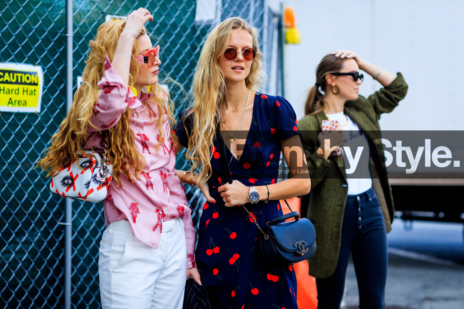 atmosphere details, black bag, black dress, chanel, detail, fashion week, frenchystyle, fun sunglasses, FW, graphic bag, horizontal, jonathan paciullo, leather bag, NEW YORK, NYFW, pink shirt, printed bag, printed dress, printed shirt, SPRING SUMMER 2018, SS 18, street style, sunglasses, trousers, white bag, white pants