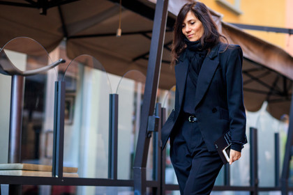 atmosphere details, AUTUMN WINTER 2017-2018, AW 17-18, black jacket, black pants, black scarf, black t shirt, blazer, detail, Emmanuelle Alt, FALL WINTER 2017-2018, fashion week, frenchystyle, FW, FW 17-18, horizontal, jonathan paciullo, MFW, MILAN, street style, tone on tone, total look black, trousers