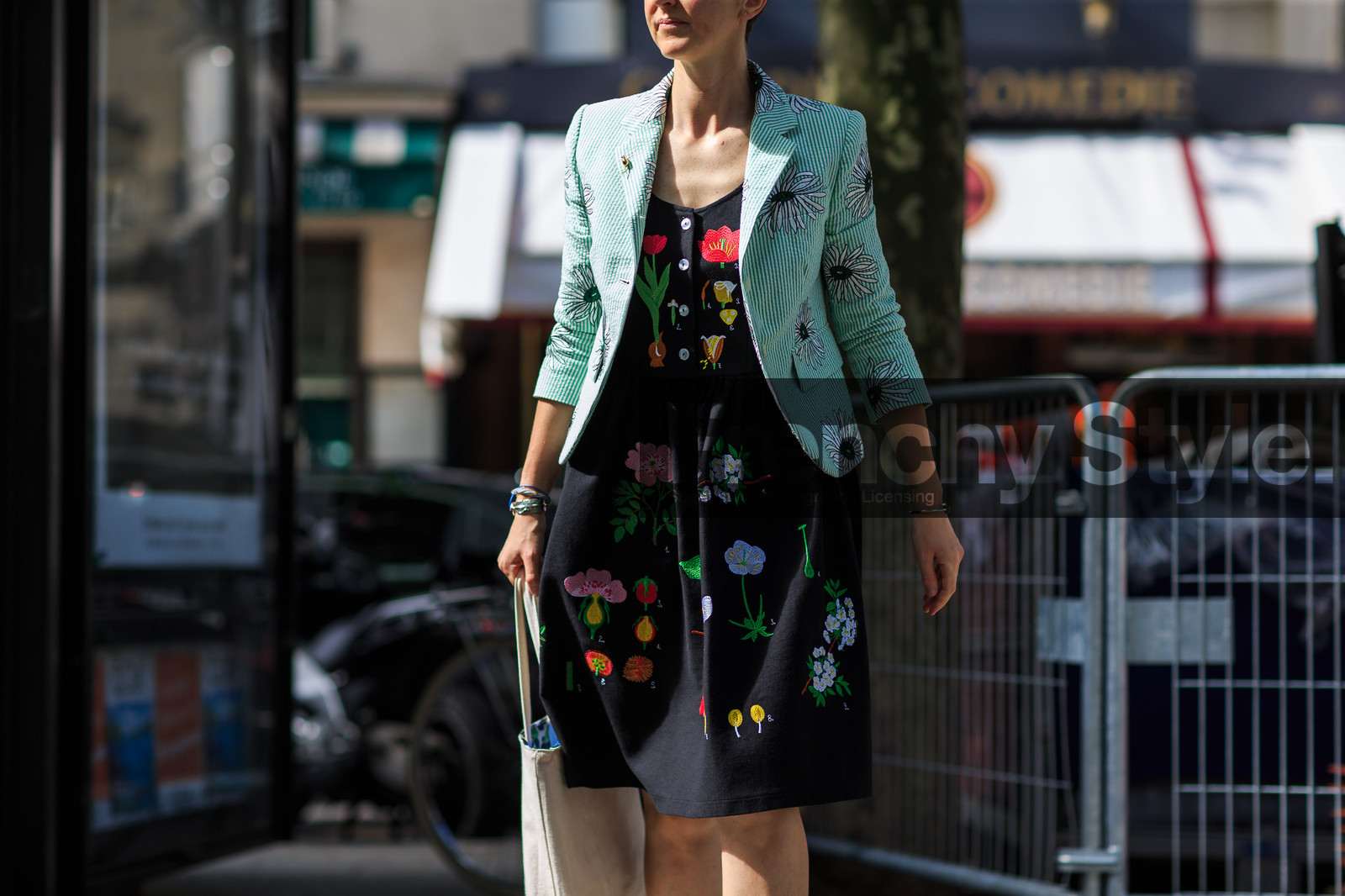 atmosphere details, black dress, blue jacket, detail, embroidered dress, embroidered jacket, fashion week, floral, flower, frenchystyle, FW, horizontal, jonathan paciullo, MENSWEAR, PARIS, PFW, printed dress, printed jacket, sarah colette, SPRING SUMMER 2017, SS 17, street style, tote bag