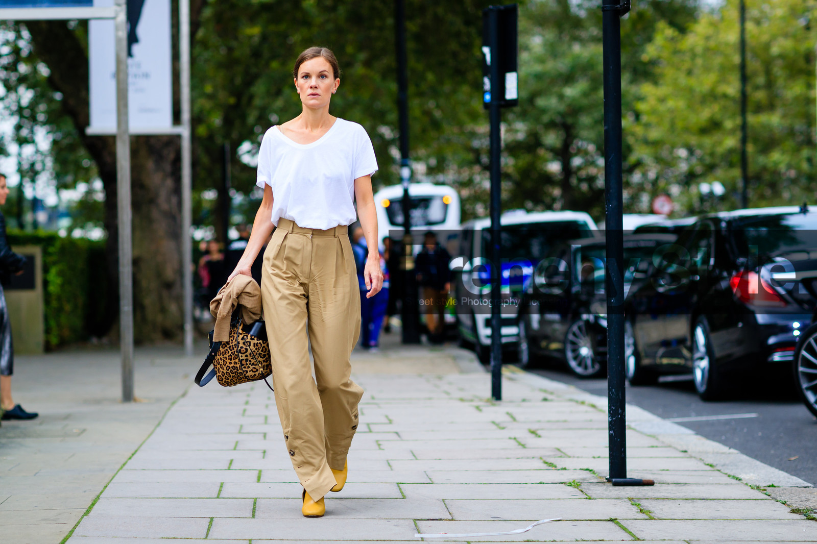 animal print, atmosphere details, beige pants, fashion week, frenchystyle, full length, FW, high heels, horizontal, jo ellison, jonathan paciullo, leather bag, leather shoes, leopard print, LFW, LONDON, printed bag, SPRING SUMMER 2017, SS 17, street style, trousers, white t shirt, woman, yellow boots