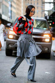 yoyo cao, grey skirt, grey pants, grey pullover, red pullover, black pullover, checked pullover, turtleneck pullover, jacquard pullover, pleated skirt, mini skirt, sheer sunglasses, round shape sunglasses, layered skirt, layered pants, fashion week, frenchystyle, FW, jonathan paciullo, street style, NYFW, NEW YORK, AUTUMN WINTER 2020-2021, FALL WINTER 2020-2021, FW 20-21, vertical, full length