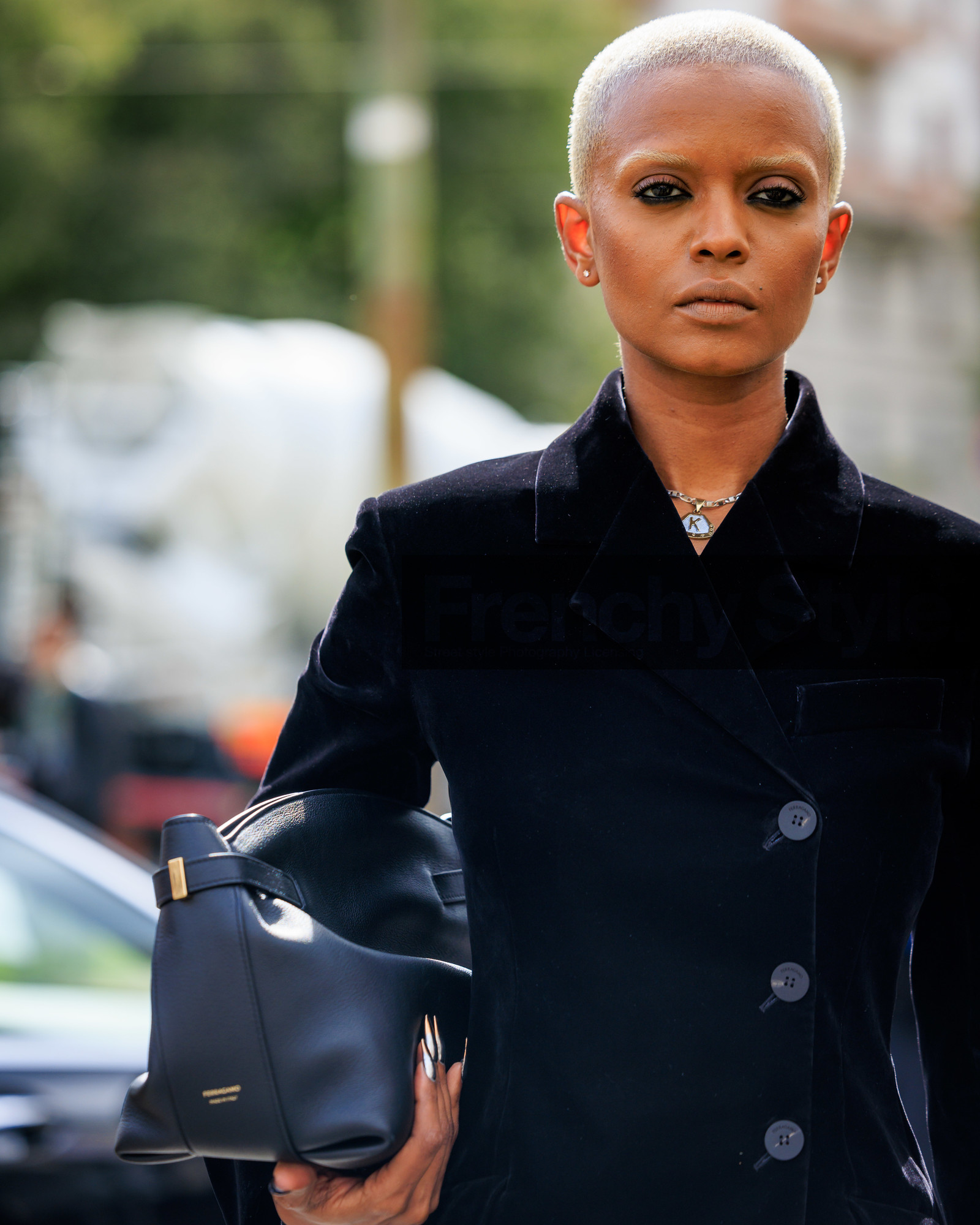 MILAN, MFW, frenchystyle, fashion week, FW, jonathan paciullo, street style, SPRING SUMMER 2024, SS 24, vertical, atmosphere details, detail