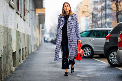 atmosphere details, AUTUMN WINTER 2017-2018, AW 17-18, black mules, black shoes, FALL WINTER 2017-2018, fashion week, frenchystyle, full length, FW, FW 17-18, gingham, graphic coat, graphic jacket, high heels, horizontal, jonathan paciullo, julia haghjoo, jw anderson, leather bag, leather shoes, MFW, MILAN, plaid, printed coat, printed jacket, red bag, street style, trousers