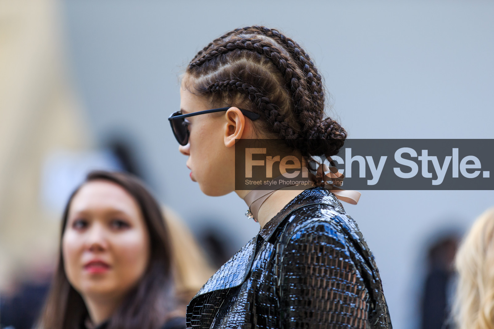 atmosphere details, AUTUMN WINTER 2016-2017, AW 16-17, black coat, braids, choker, christian dior, detail, FALL WINTER 2016-2017, fashion week, frenchystyle, FW, FW 16-17, horizontal, jonathan paciullo, leather coat, necklace, PARIS, PFW, street style, sunglasses, varnished leather, vinyl