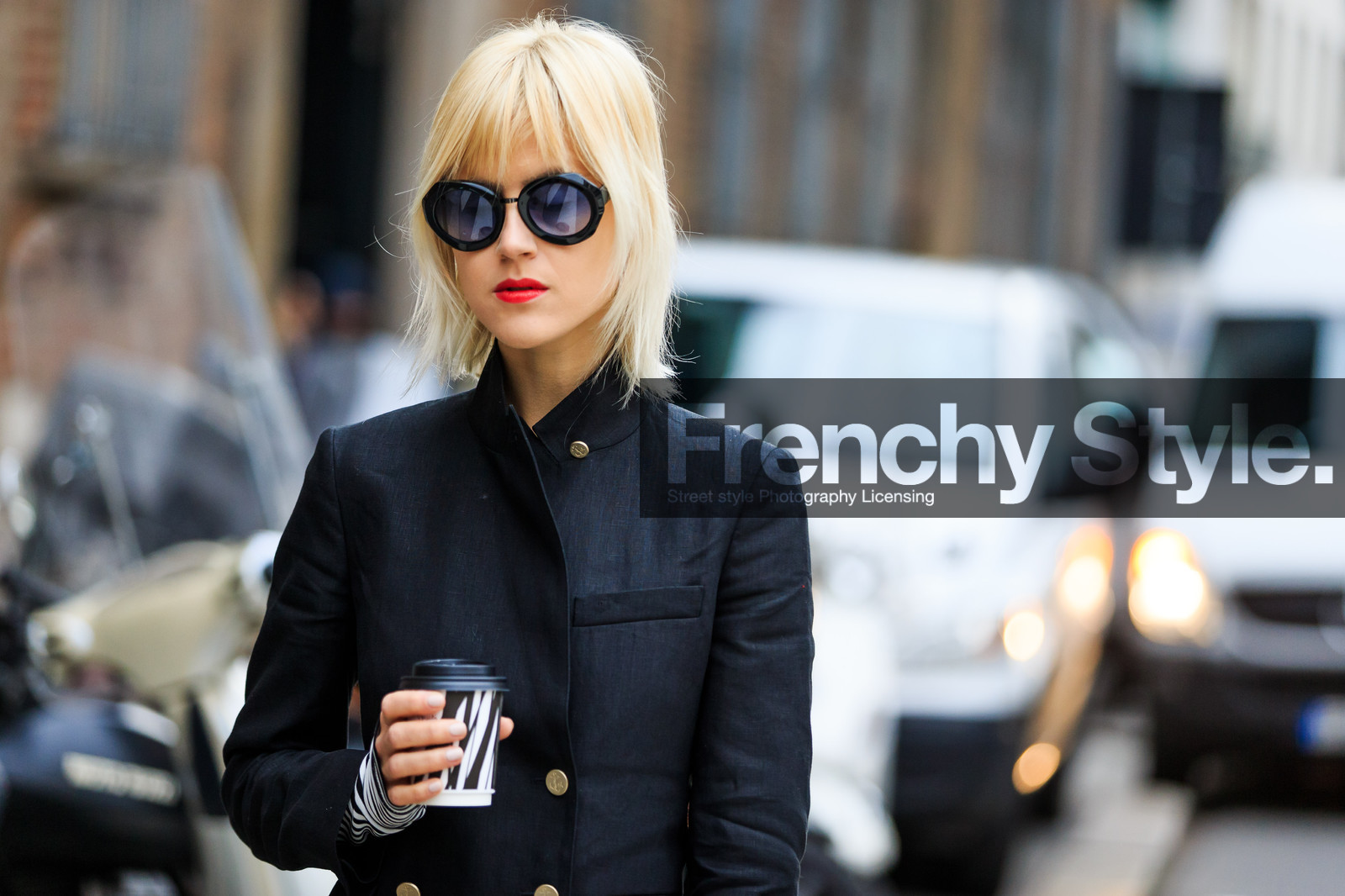 atmosphere details, AUTUMN WINTER 2016-2017, AW 16-17, black jacket, black pants, black suit, blazer, chanel, detail, FALL WINTER 2016-2017, fashion week, frenchystyle, FW, FW 16-17, horizontal, jonathan paciullo, LFW, linda tol, LONDON, MENSWEAR, red lips, street style, striped t shirt, sunglasses, trousers
