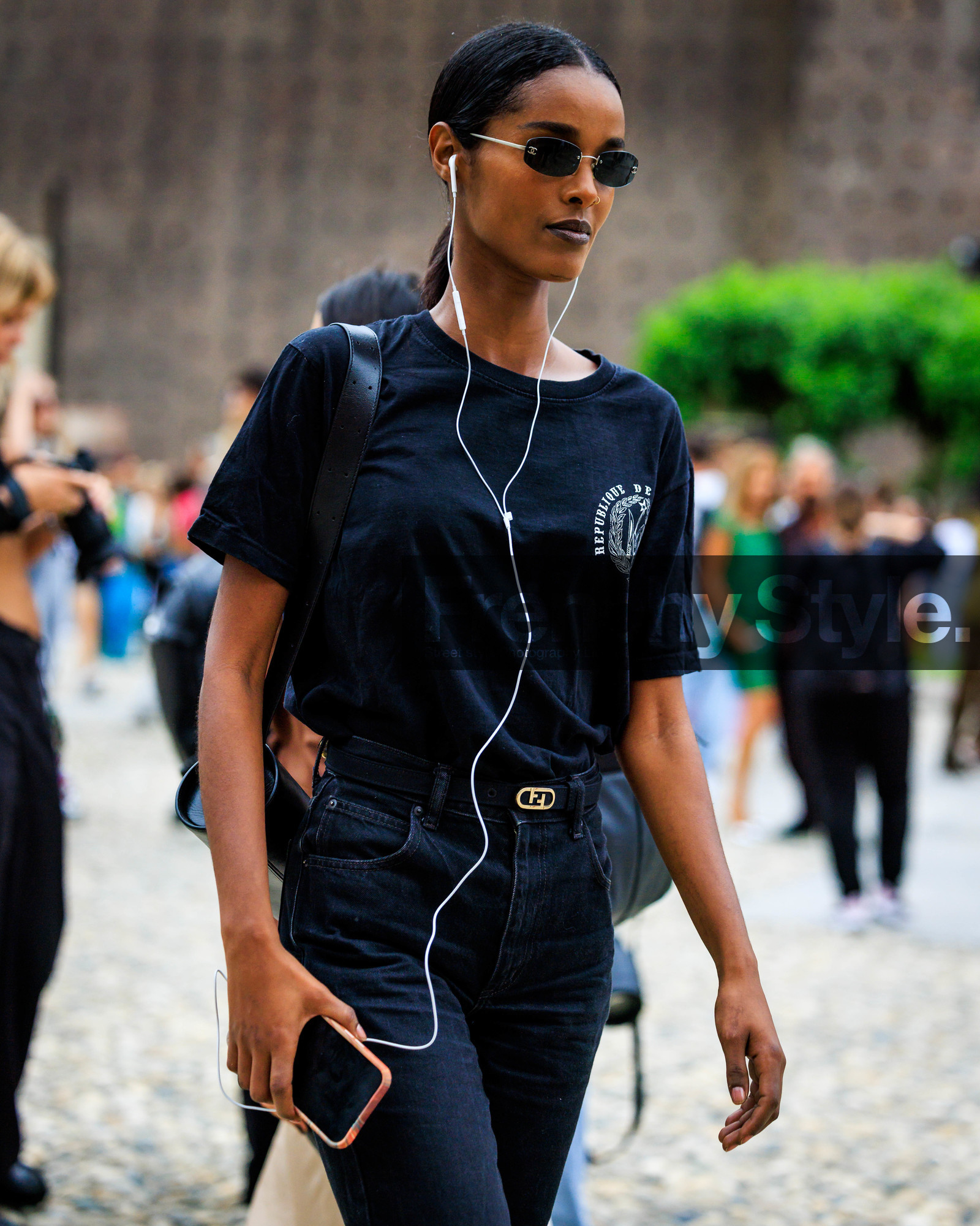 fashion week, frenchystyle, FW, jonathan paciullo, street style, MFW, MILAN, SPRING SUMMER 2024, SS 24, vertical, atmosphere details, detail