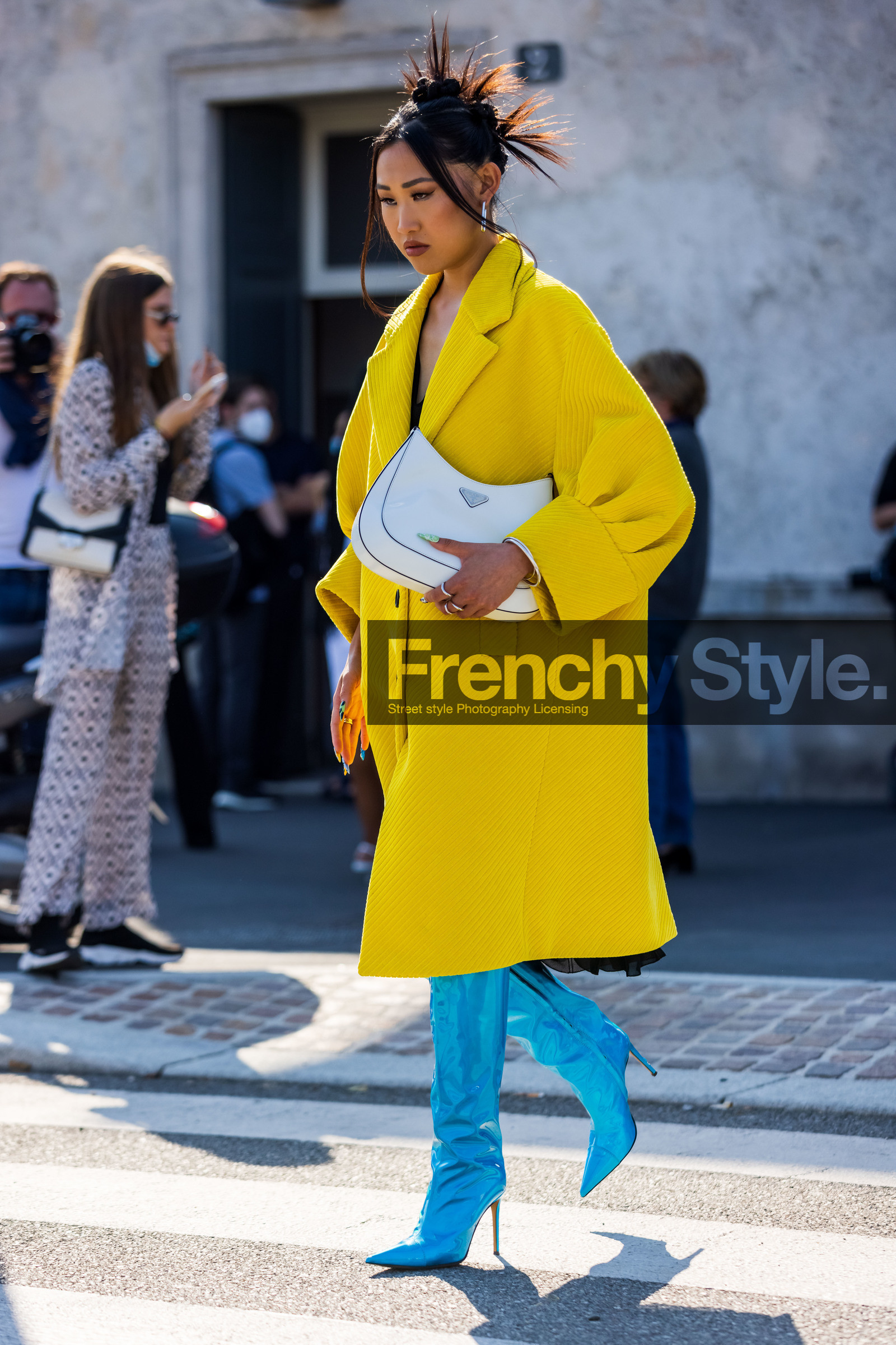 Jaime Xie, blue boots, color, colorblock, white bag, bag, leather boots, oversize coat, prada bag, wool coat, yellow coat, boots, fashion week, frenchystyle, FW, jonathan paciullo, street style, SPRING SUMMER 2022, SS 22, MFW, MILAN, vertical, full length