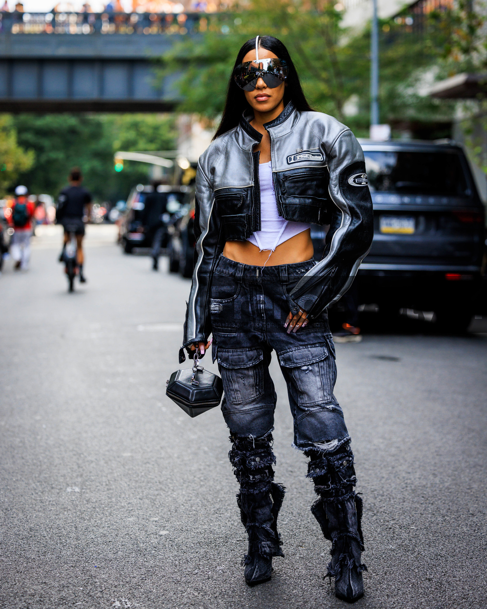 jonathan paciullo, FW, frenchystyle, fashion week, street style, vertical, detail, atmosphere details, NYFW, NEW YORK, SPRING SUMMER 2024, SS 24