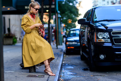 atmosphere details, brocard, brown sandals, chloe king, earrings, fashion week, frenchystyle, full length, FW, horizontal, jonathan paciullo, leather bag, leather shoes, NEW YORK, NYFW, printed bag, red bag, red scarf, SPRING SUMMER 2018, SS 18, street style, sunglasses, yellow dress