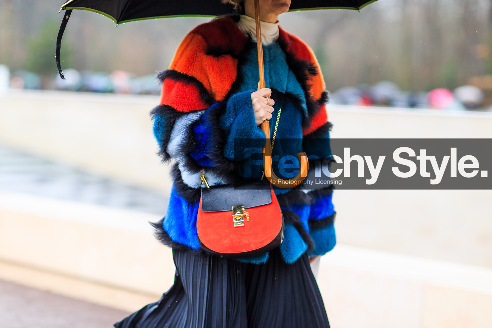 atmosphere details, AUTUMN WINTER 2016-2017, AW 16-17, black skirt, blue fur, chloe, detail, FALL WINTER 2016-2017, fashion week, frenchystyle, fur jacket, FW, FW 16-17, graphic jacket, horizontal, jonathan paciullo, leather bag, multicolor jacket, PARIS, patchwork, PFW, pleated skirt, red bag, red fur, street style, umbrella