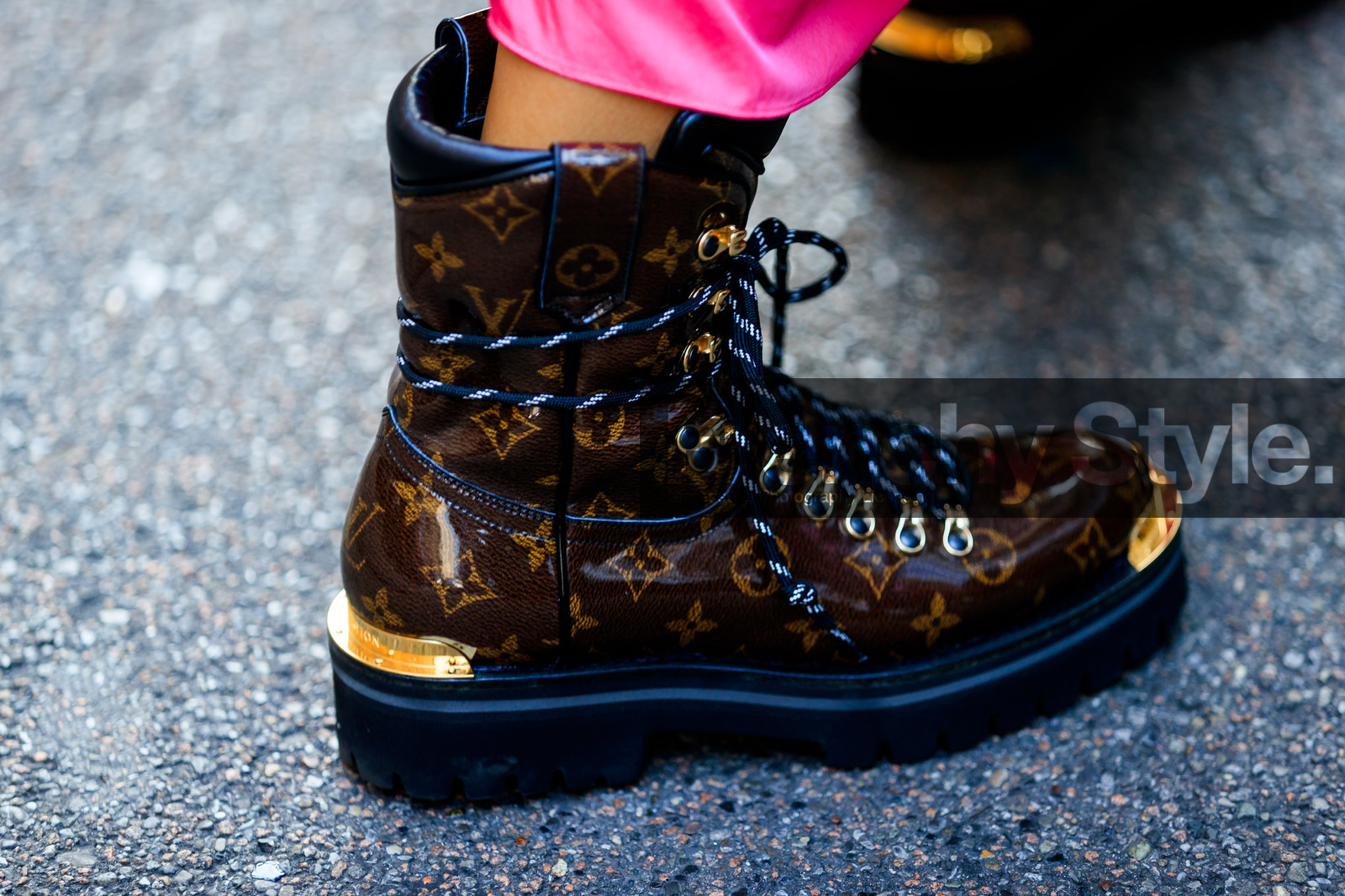 brown boots, leather shoes, louis vuitton, monogram, printed shoes, fashion week, frenchystyle, FW, jonathan paciullo, street style, MFW, MILAN, SPRING SUMMER 2019, SS 19, atmosphere details, horizontal, detail