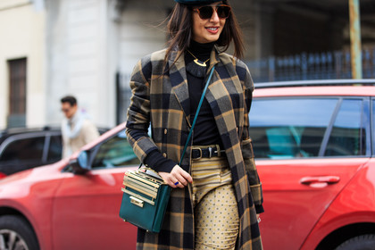 atmosphere details, AUTUMN WINTER 2016-2017, AW 16-17, beret, black sweater, brown, checked coat, detail, emerald, FALL WINTER 2016-2017, fashion week, frenchystyle, FW, FW 16-17, gold, gold pants, golden details, green, green bag, high heels, horizontal, jonathan paciullo, LFW, LONDON, long coat, MENSWEAR, nausheen shah, plaid, printed coat, shiny pants, street style, sunglasses, tartan, trousers