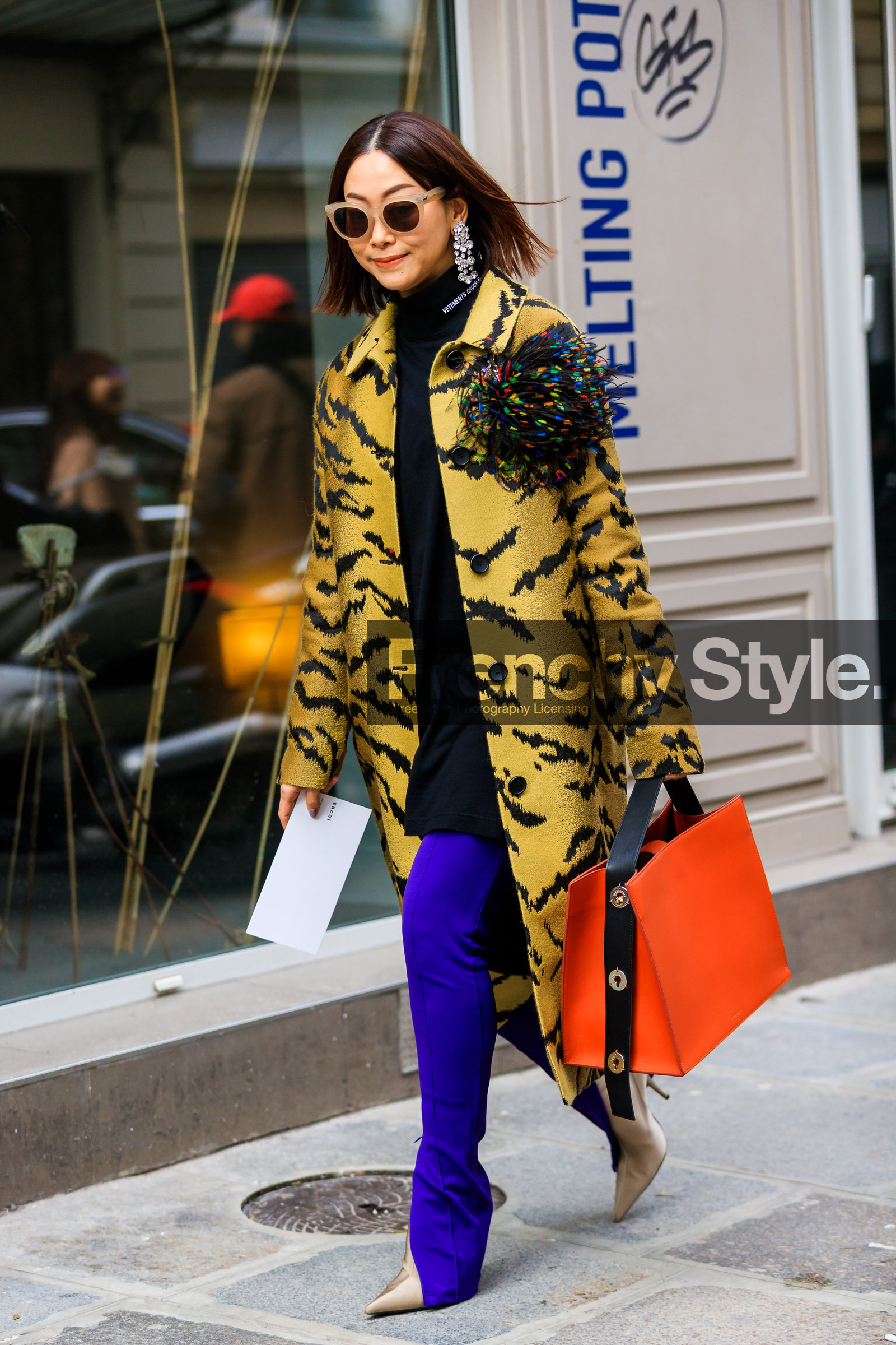 animal print, balenciaga, beige boots, black sweater, earrings, feathers, graphic jacket, high heels, leather bag, leather shoes, printed jacket, purple pants, red bag, sunglasses, trousers, vêtements, yellow coat, zebra, street style, jonathan paciullo, FW, frenchystyle, fashion week, PFW, PARIS, AUTUMN WINTER 2018-2019, FALL WINTER 2018-2019, FW 18-19, vertical, full length