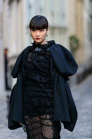 kozue akimoto, black dress, long sleeves dress, black leather dress, openwork dress, drape dress, long dress, fashion week, frenchystyle, FW, jonathan paciullo, street style, PFW, PARIS, SPRING SUMMER 2020, SS 20, horizontal, atmosphere details, detail
