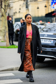 printed skirt, brown skirt, flowered skirt, longskirt, black coat, pink cardigan, knitted cardigan, strass earingss, black boots, rajni jacques, fashion week, frenchystyle, FW, jonathan paciullo, street style, AUTUMN WINTER 2022-2023, FALL WINTER 2022_2023, FW 22-23, PFW, PARIS, vertical, full length