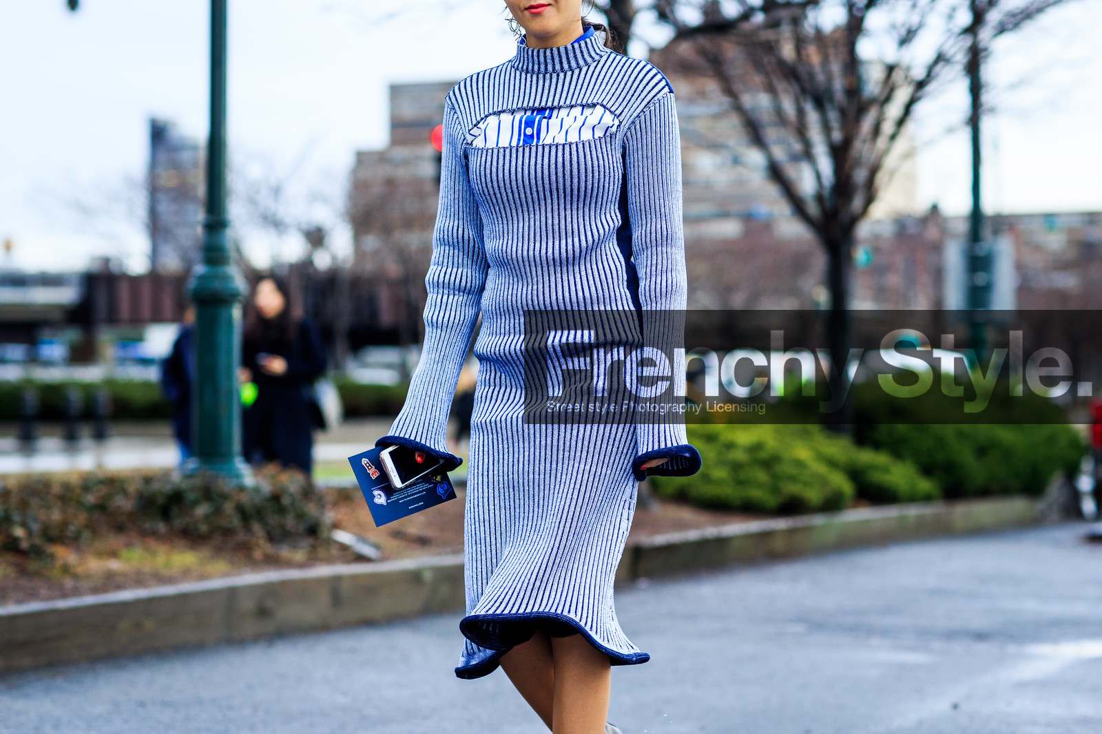 atmosphere details, AUTUMN WINTER 2016-2017, AW 16-17, blue dress, detail, fashion week, frenchystyle, FW, FW 16-17, horizontal, jonathan paciullo, knit dress, louis vuitton, monogram, NEW YORK, NYFW, street style, stripes, woman