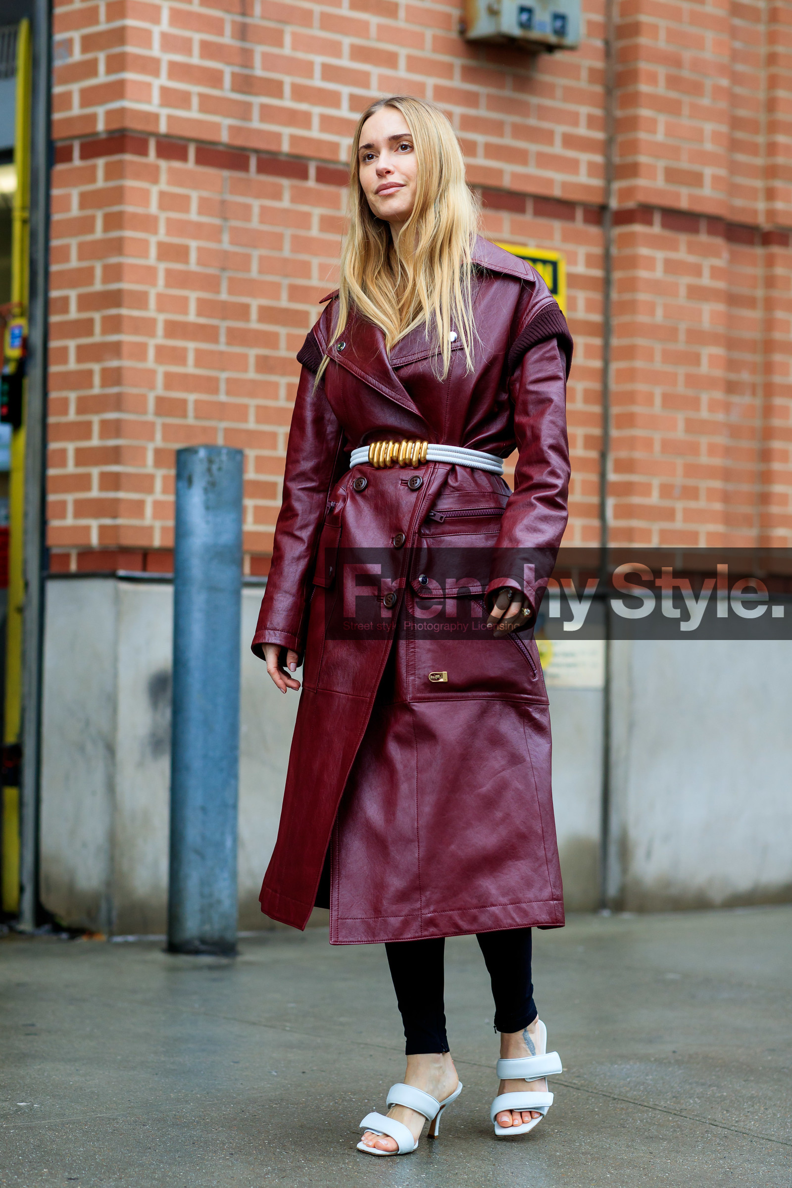 pernille teisbaek, burgundy leather jacket, burgundy leather trenchcoat, burgundy leather perfecto, belted jacket, belted trench coat, white leather belt, white leather sandals, white leather slippers, kitten heels sandals, kitten heels slippers, golden buckle belt, coach coat, fashion week, frenchystyle, FW, jonathan paciullo, street style, NYFW, NEW YORK, AUTUMN WINTER 2020-2021, FALL WINTER 2020-2021, FW 20-21, vertical, full length
