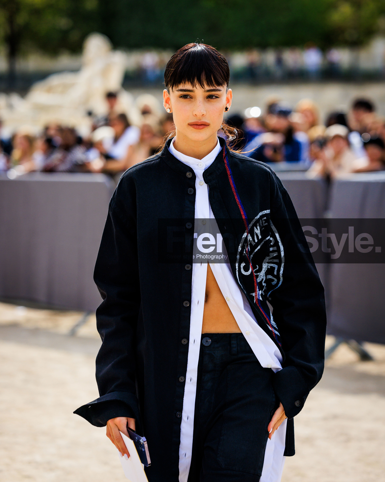 fashion week, frenchystyle, FW, jonathan paciullo, street style, PFW, PARIS, SPRING SUMMER 2024, SS 24, vertical, atmosphere details, detail