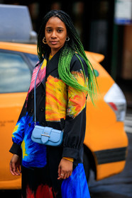 green hair, black trench coat, floral printed trench coat, yellow trench coat, blue trench coat, pink trench coat, multicolor trench coat, light blue leather bag, prada bag, crossbody bag, plaited hair, fashion week, frenchystyle, FW, jonathan paciullo, street style, AUTUMN WINTER 2020-2021, FALL WINTER 2020-2021, FW 20-21, vertical, atmosphere details, detail, NYFW, NEW YORK