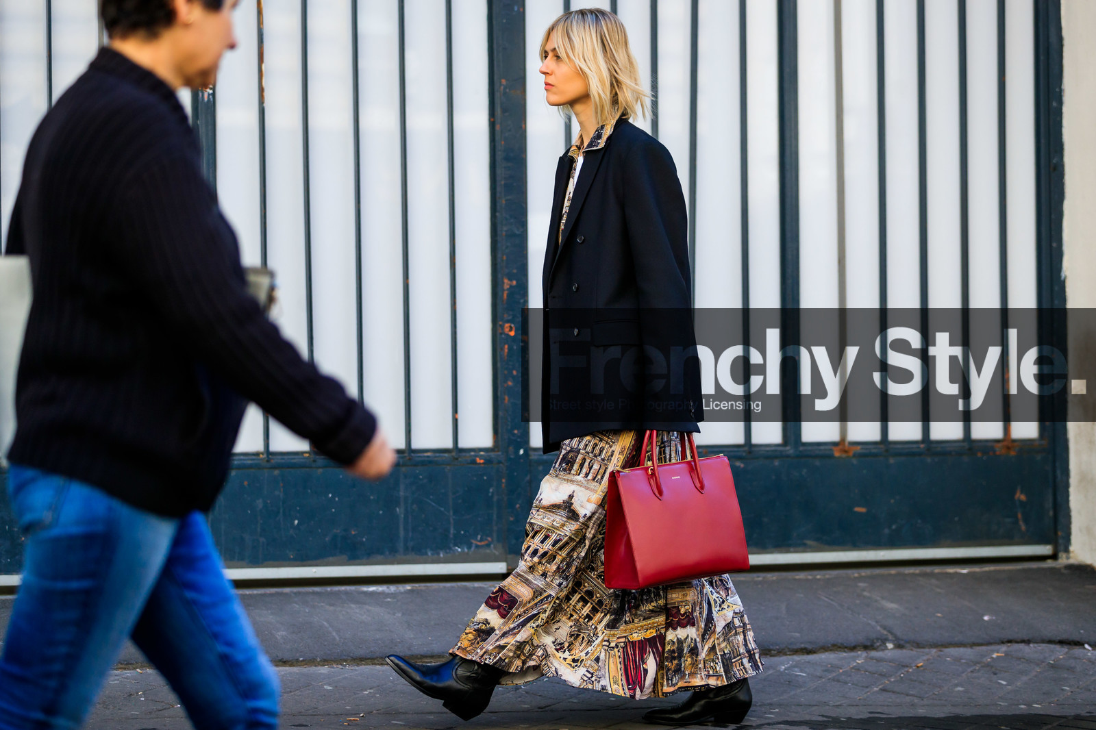 black jacket, black shoes, blazer, brown dress, graphic dress, leather bag, leather shoes, linda tol, printed dress, red bag, fashion week, frenchystyle, FW, jonathan paciullo, street style, PFW, PARIS, AUTUMN WINTER 2019-2020, AW 19-20, FALL WINTER 2019-2020, FW 19-20, horizontal, atmosphere details, detail