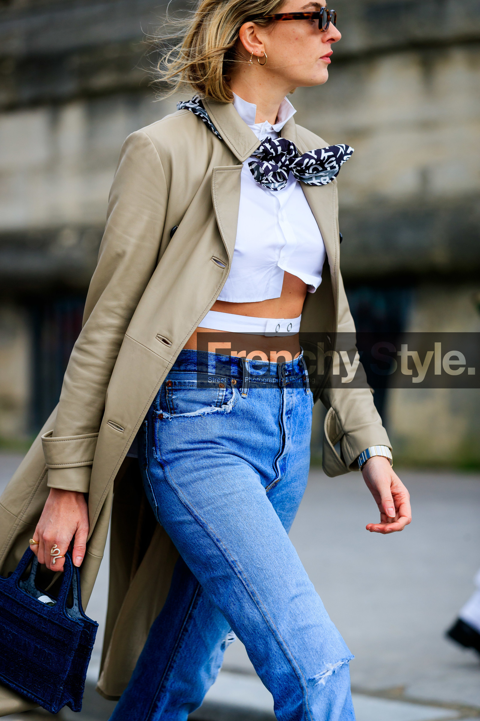 camille charriere, beige leather trench coat, white shirt, white top, cropped shirt, cropped top, black scarf, letter printed scarf, scale sunglasses, square shape glasses, blue jeans, used jeans, denim, denim bag, hand bag, mini bag, dior bag, fashion week, frenchystyle, FW, jonathan paciullo, street style, PFW, PARIS, AUTUMN WINTER 2020-2021, FALL WINTER 2020-2021, FW 20-21, vertical, atmosphere details, detail