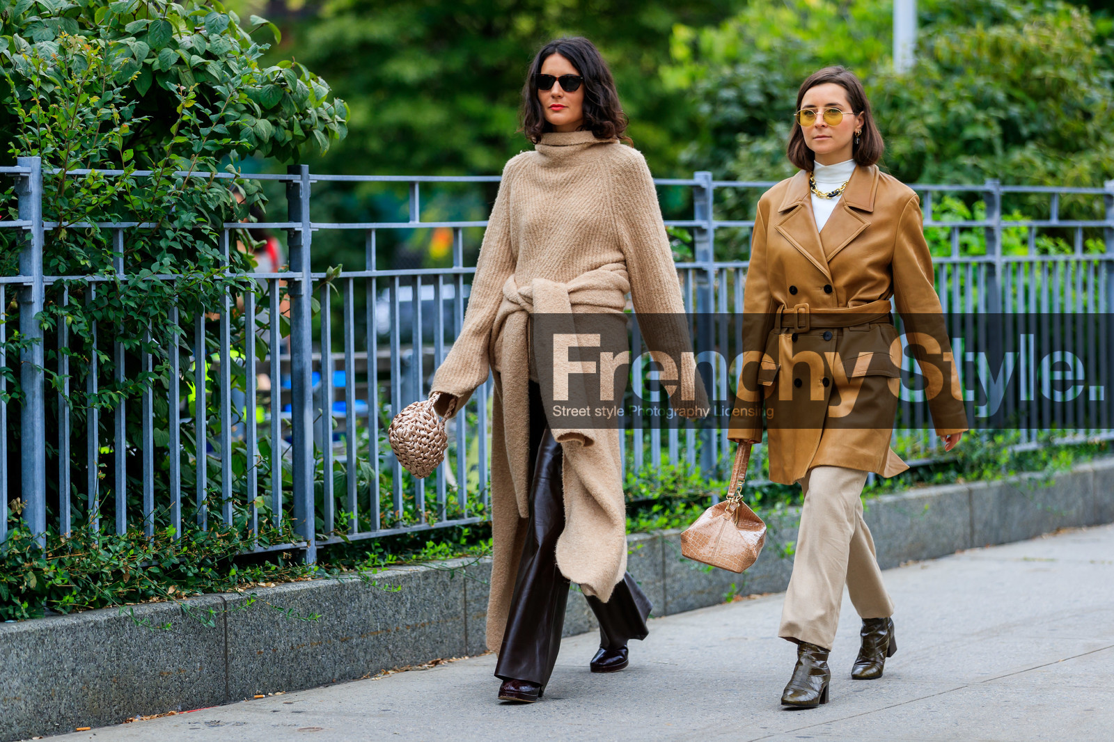 basket, beige bag, beige pants, beige sweater, black shoes, brown boots, brown pants, camel jacket, green boots, high heels, leather bag, leather jacket, leather pants, leather shoes, necklace, oversize, rejina pio, sunglasses, the row, tied up sweater, trousers, street style, jonathan paciullo, FW, frenchystyle, fashion week, NEW YORK, NYFW, SPRING SUMMER 2020, SS 20, horizontal, atmosphere details, full length