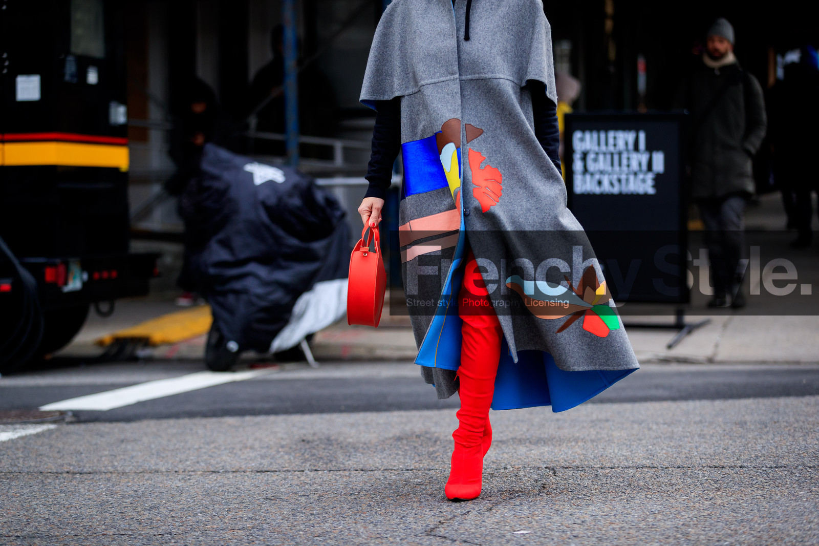 graphic jacket, grey coat, high boots, high heels, leather bag, leather shoes, patchwork, printed jacket, red bag, red boots, street style, jonathan paciullo, FW, frenchystyle, fashion week, NYFW, NEW YORK, AUTUMN WINTER 2018-2019, AW 18-19, FALL WINTER 2018-2019, FW 18-19, atmosphere details, horizontal, detail