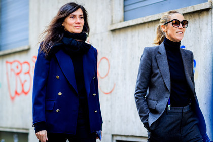 atmosphere details, AUTUMN WINTER 2017-2018, AW 17-18, black scarf, black sweater, blazer, detail, Emmanuelle Alt, FALL WINTER 2017-2018, fashion week, frenchystyle, FW, FW 17-18, grey jacket, horizontal, jonathan paciullo, MFW, MILAN, navy jacket, street style, sunglasses, suspenders, trousers, turtleneck sweater