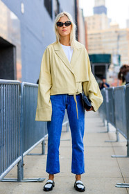 beige jacket, black and white loafers, black and white shoes, black bag, blue denim, denim pants, fashion week, frenchystyle, full length, FW, jeans, jonathan paciullo, leather bag, leather jacket, leather shoes, linda tol, loafers, NEW YORK, NYFW, SPRING SUMMER 2018, SS 18, street style, sunglasses, trousers, vertical