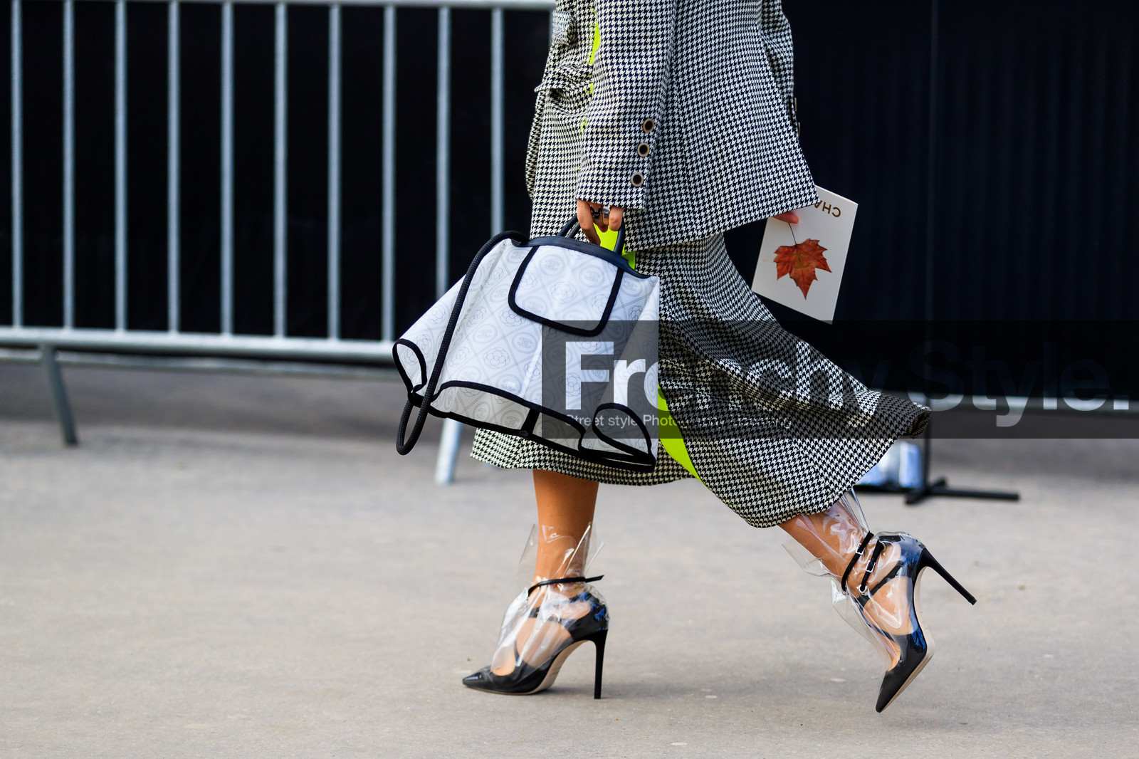 black and white, black shoes, chanel, checked, graphic jacket, grey jacket, grey skirt, high heels, houndstooth pattern, jimmy choo, leather bag, leather shoes, off white, plaid, printed jacket, printed skirt, transparent shoes, white bag, street style, jonathan paciullo, FW, frenchystyle, fashion week, PFW, PARIS, AUTUMN WINTER 2018-2019, FALL WINTER 2018-2019, FW 18-19, horizontal, atmosphere details, natasha zinko