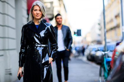 atmosphere details, AUTUMN WINTER 2017-2018, AW 17-18, belted coat, black coat, detail, FALL WINTER 2017-2018, fashion week, frenchystyle, FW, FW 17-18, horizontal, jonathan paciullo, MFW, MILAN, street style, trench coat, varnished leather, vinyl
