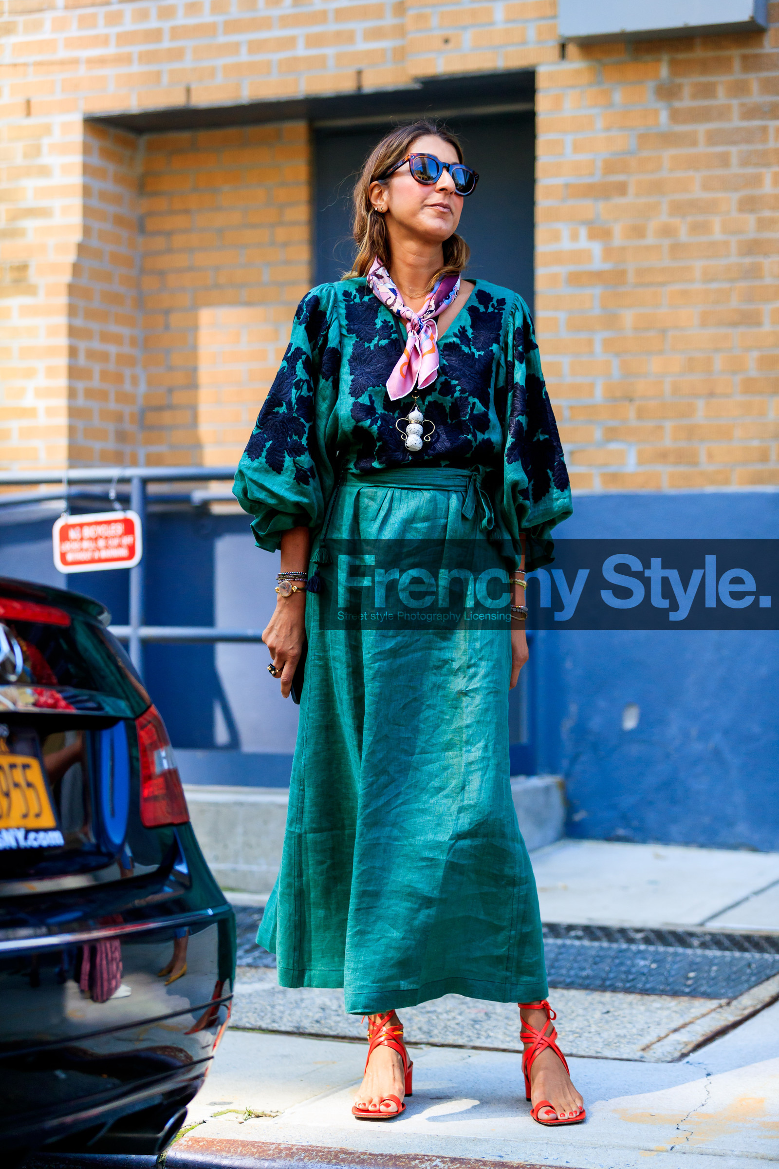fashion week, frenchystyle, full length, FW, green shirt, green skirt, high heels, jonathan paciullo, leather shoes, NEW YORK, NYFW, pink scarf, printed shirt, red sandals, SPRING SUMMER 2018, SS 18, street style, sunglasses, vertical