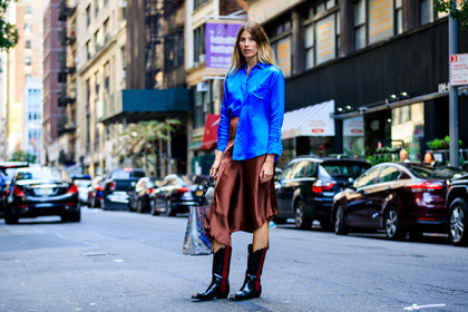 atmosphere details, black boots, black shoes, blue shirt, brown skirt, calvin klein, fashion week, frenchystyle, full length, FW, horizontal, jonathan paciullo, leather bag, leather shoes, NEW YORK, NYFW, shiny bag, silk shirt, silver bag, SPRING SUMMER 2018, SS 18, street style, tucked in, veronika heilbrunner